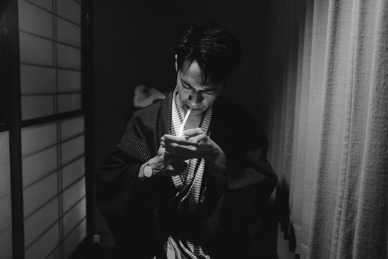 smoking man person and kimono 4k