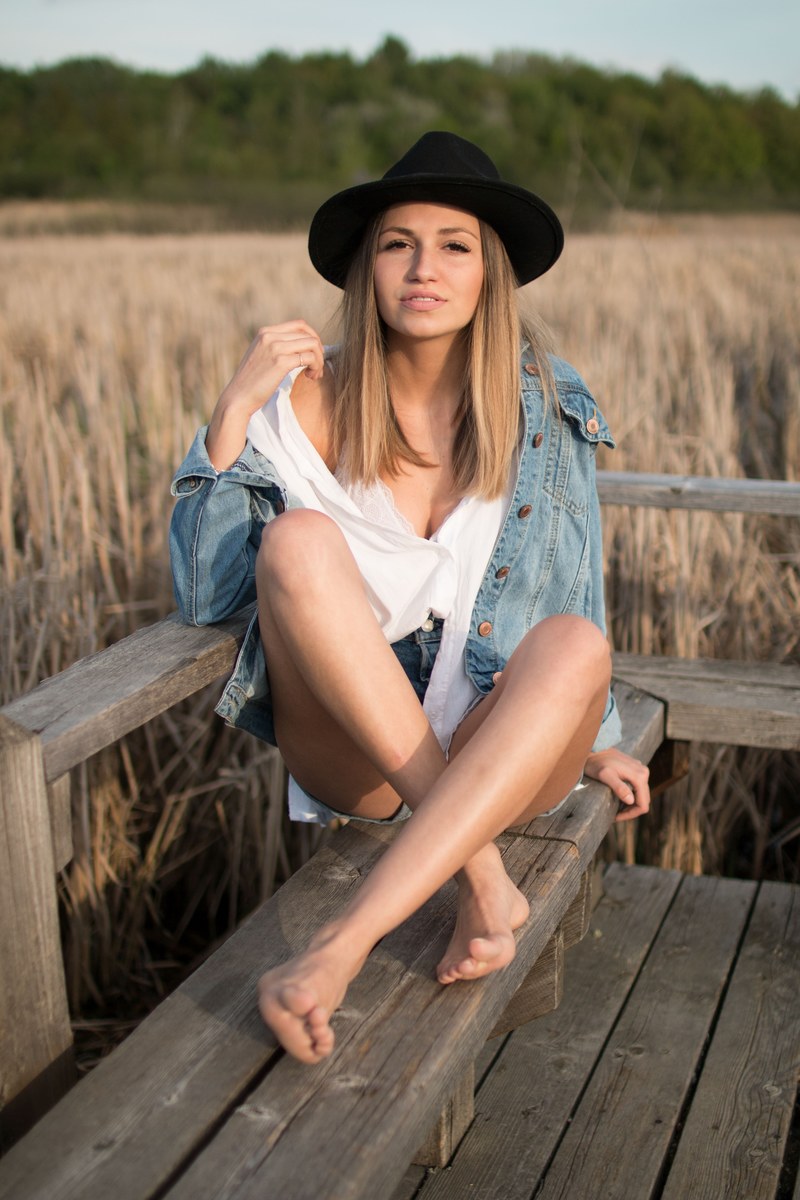 person glamour posing and relaxation hd, 4k