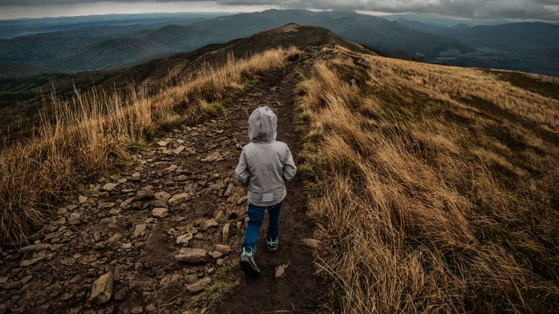 child, mountains, walk, 4k