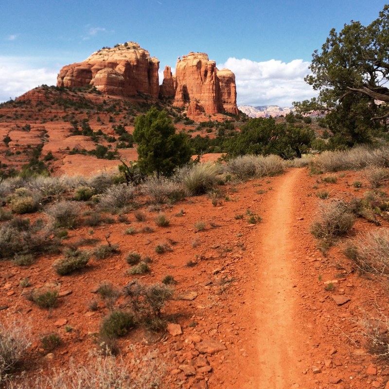 hiking trail red rock and arizona 4k
