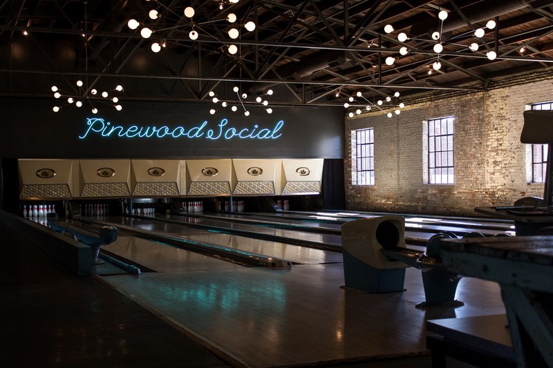 blue neon hardwood and music city 4k