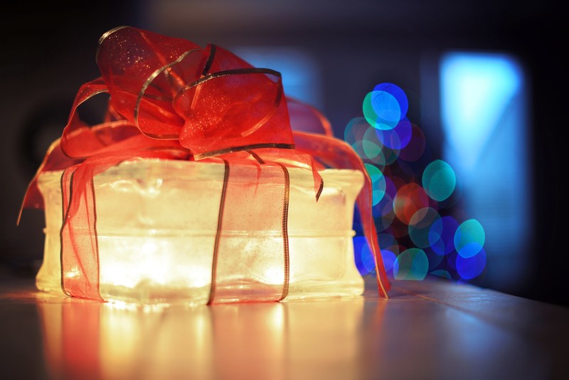 light gift bow and christmas light 4k