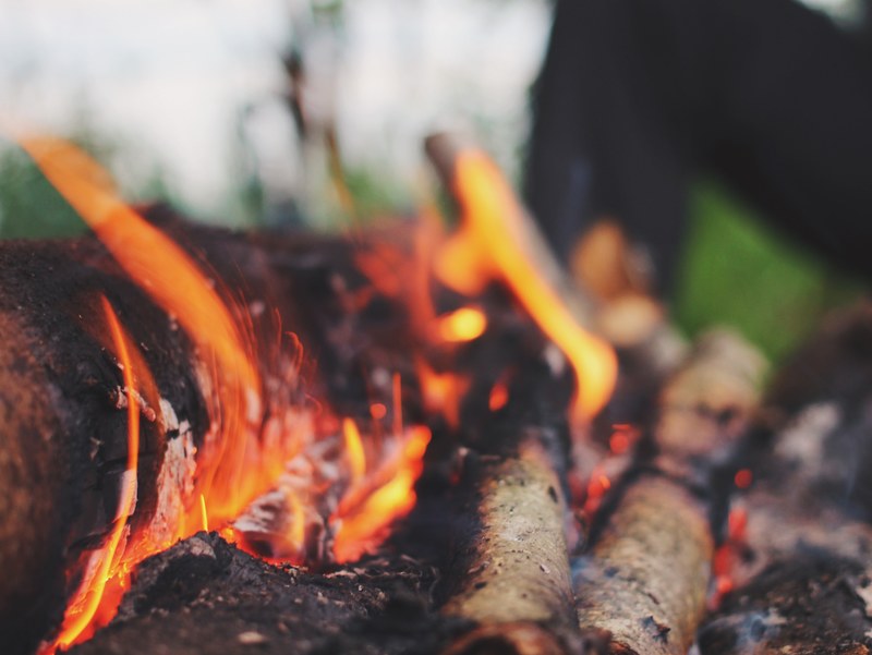 warm travel trip and wood 4k