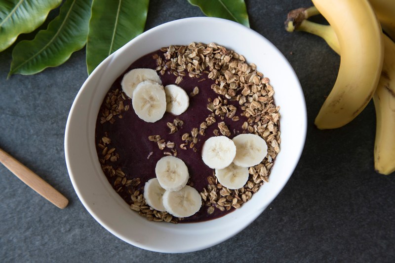 bowl leafe banana and oat 4k