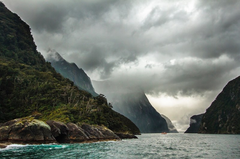 milford sound the gates to heaven 4k