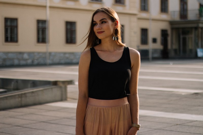 woman female portrait and model 4k