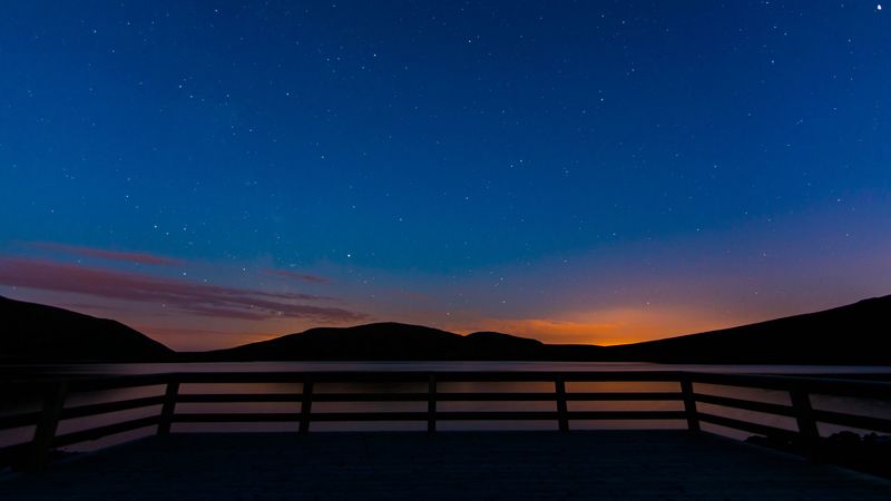 starry sky, railing, stars, mountains, 4k