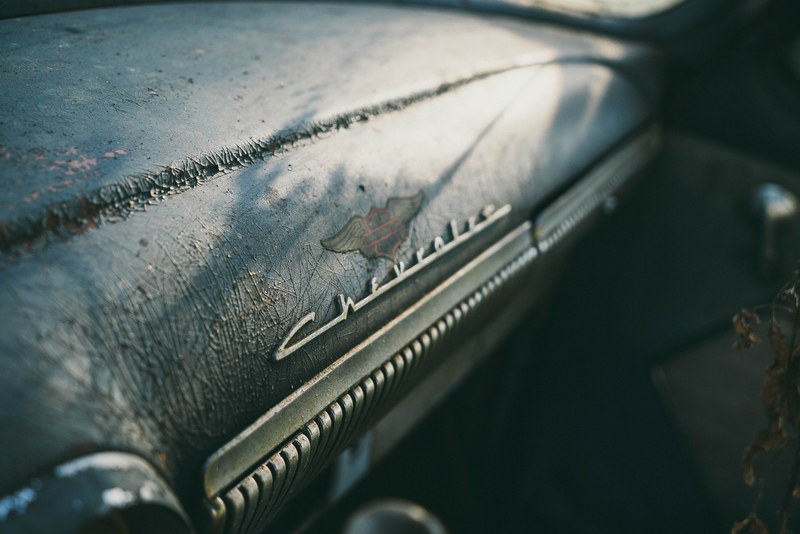 close up of vintage chevrolet badge, vintage chevrolet typography_ 4k