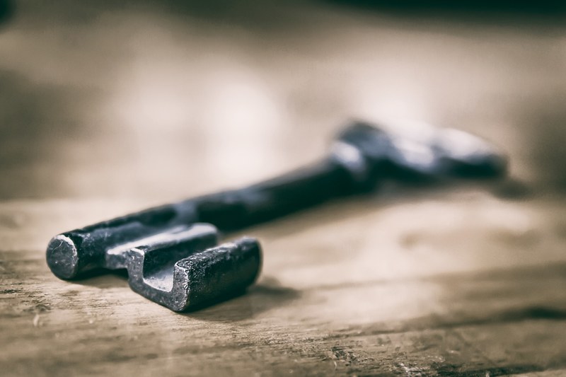 retro vintage old and key 4k