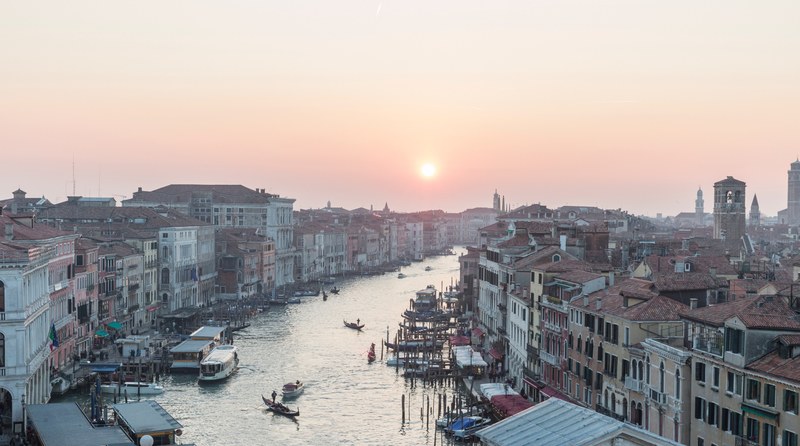 venice skyline from fondaco dei tedeschi 4k