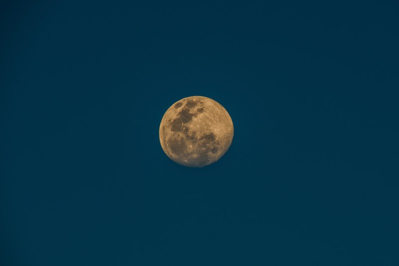 the super moon on the night sky over footscray, super moon at footscray 4k