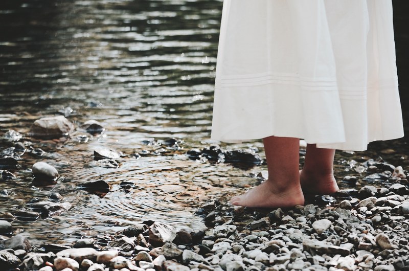 barefoot in the river 4k