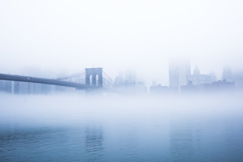 new york brooklyn bridge covered by fog, brooklyn bridge sunrise fog 4k