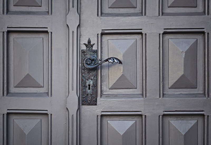 door handle wooden door and black door 4k