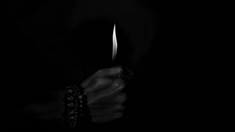 candle, hands, bw, 4k