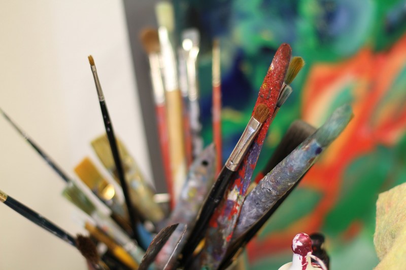 paint studio brush and artist 4k