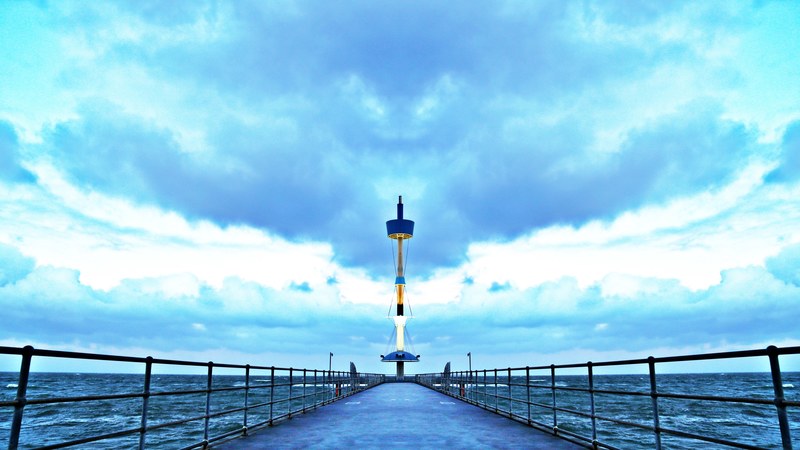 view morning tower and symmetry 4k