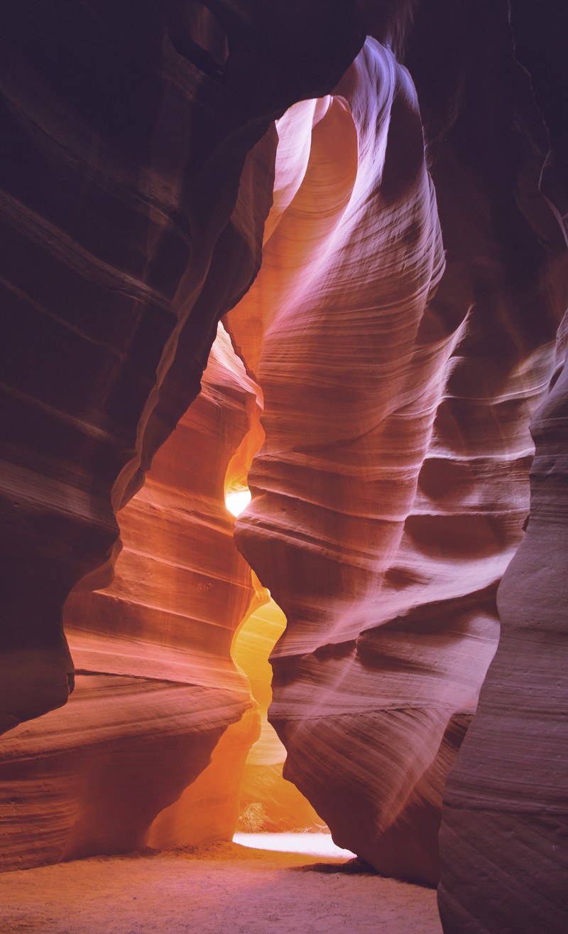 swirling walls of a sandstone ravine, sandstone antelope canyon 4k
