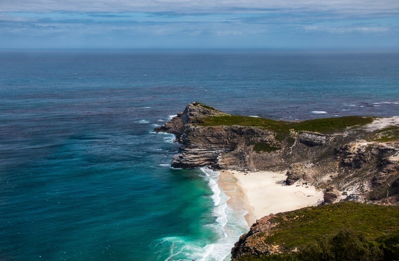rock sand wafe and ocean 4k