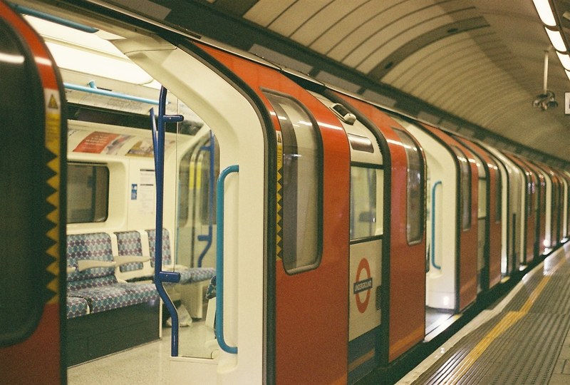 an empty london underground train at a station, empty london tube train 4k