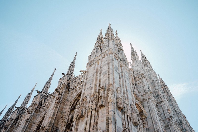 sky building architecture and spire 4k