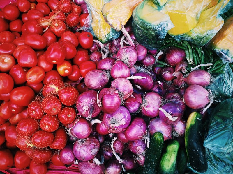 colorful vegetables like tomatoes onions cucumbers and squash at a market in psac cuzco per, psac per veggie market 4k