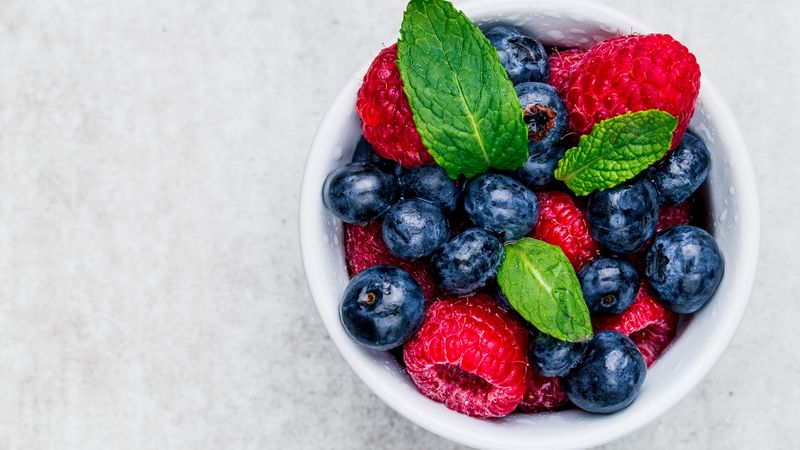 berries, blueberries, raspberries, mint, 4k