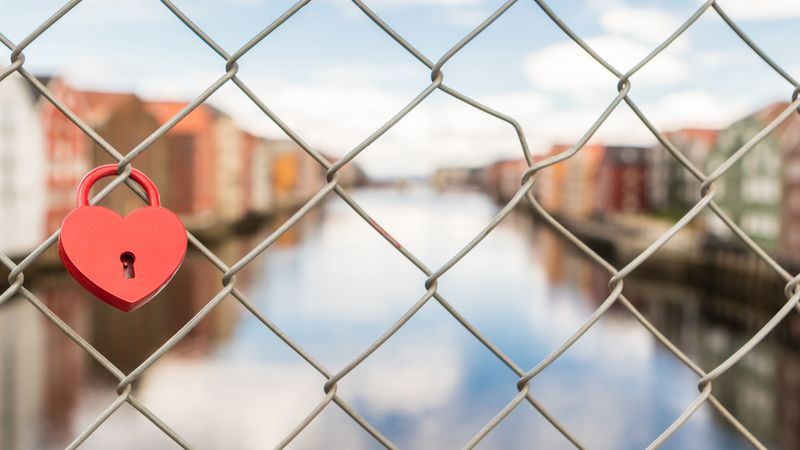 lock, heart, mesh, blur, 4k
