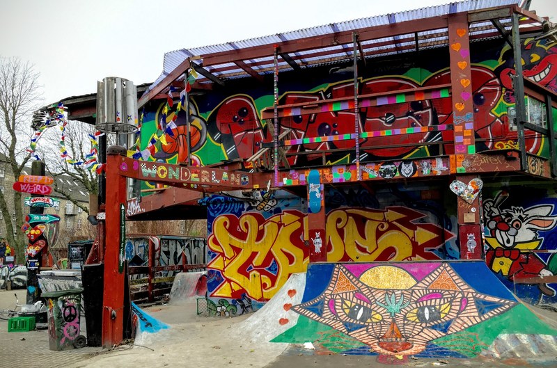 to visi place graffiti and wow 4k