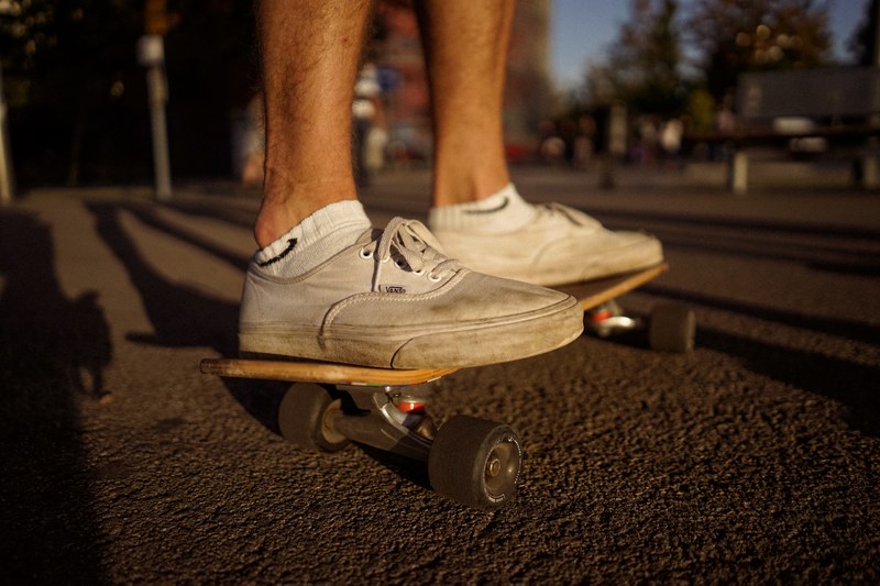 skateboard man person and skate 4k