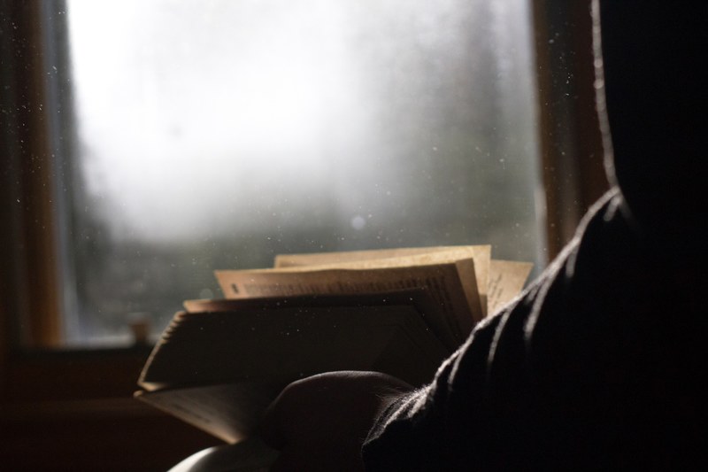 book person page and reading 4k