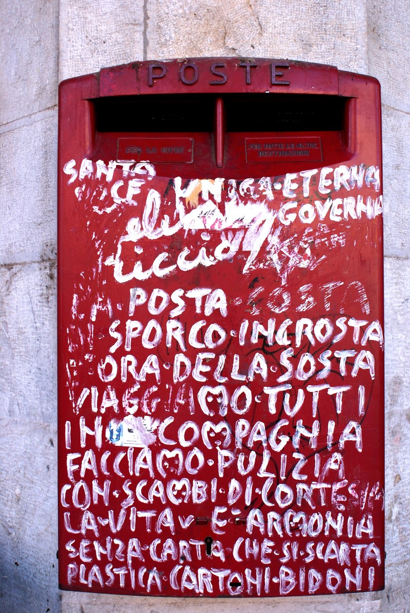 graffiti red post box and old hd, 4k