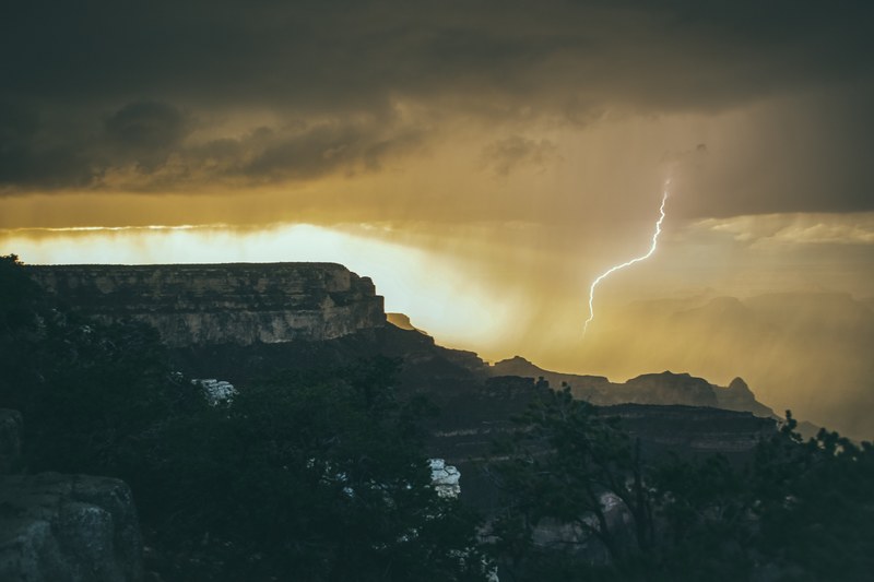 caught in the storm_ 4k