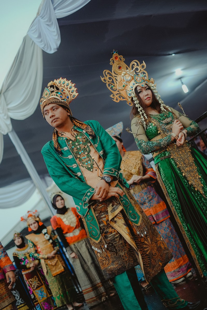 the king and the queen in green 4k