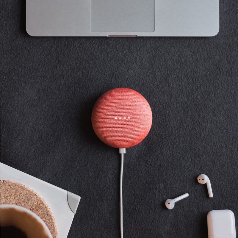 macbook apple speaker and laptop 4k