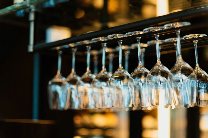 glass wine glass reflection and bar 4k