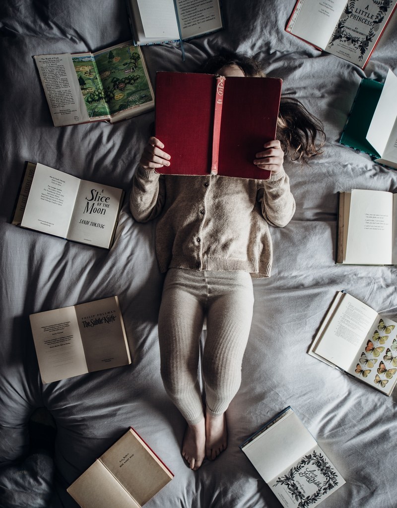 child reading a book 4k