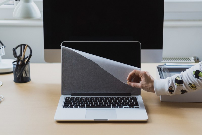 minimal laptop mac and workspace 4k