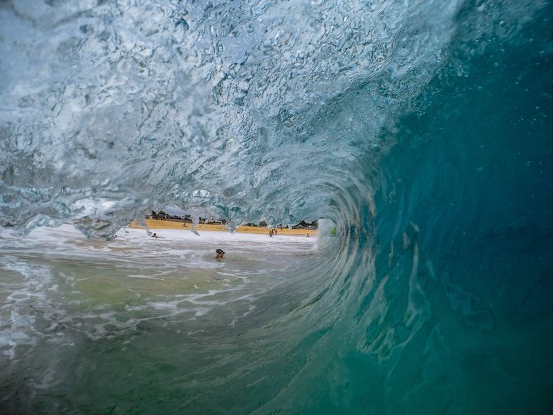 oahu hawaii shorebreak and body surf 4k