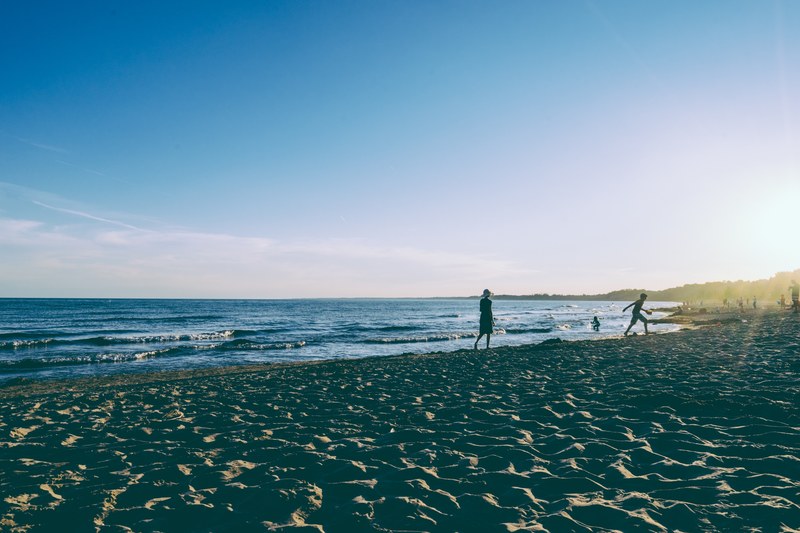 beach wafe sand and sky 4k