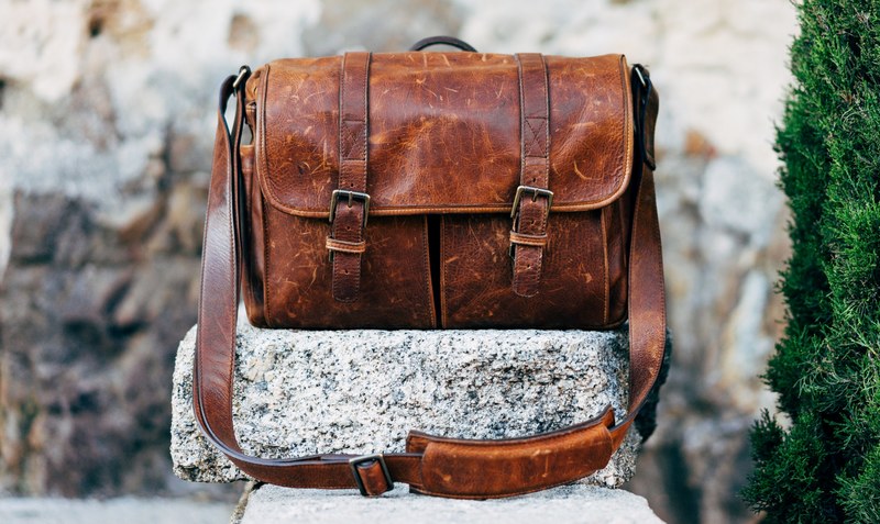 leather brown bag and strap 4k