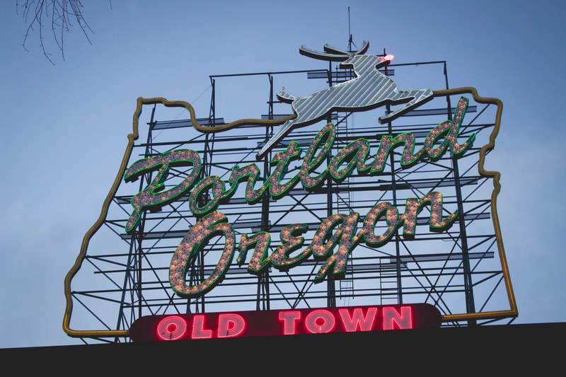 downtown white stag sign and portland 4k