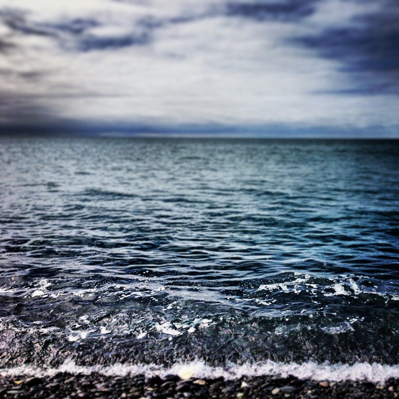 shore water wave and wafe 4k