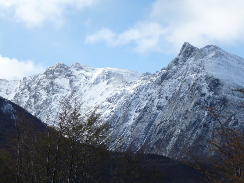 a rugged alpine mountain ridge, alpine ridge 4k