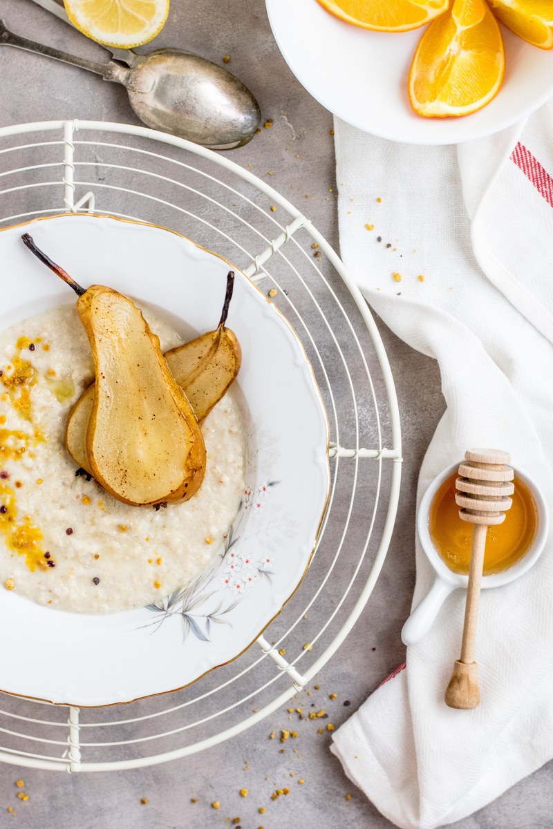 delicious porridge with baked pear 4k