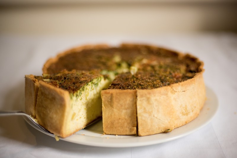 slice of spinach and cheese quiche, slice of quiche 4k