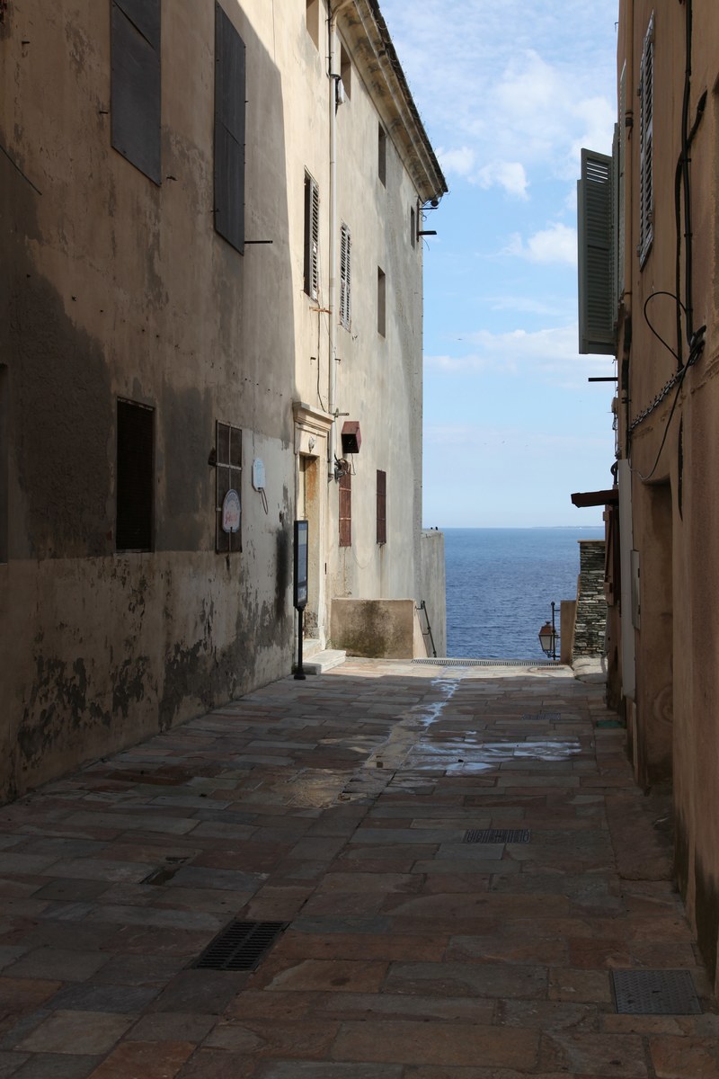 alley street building and mediterranean hd, 4k