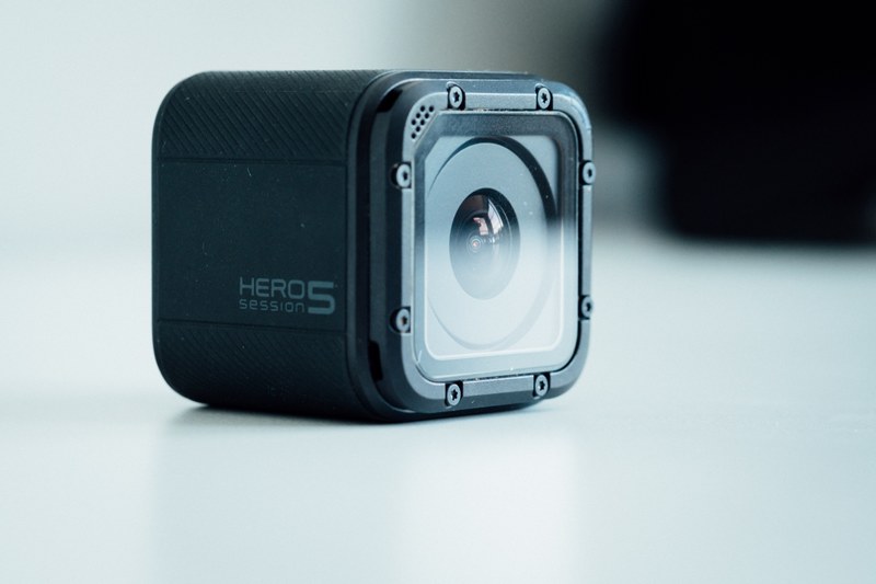 hero 5 session camera in the shape of a cube rests on white surface, gopro hero session 5 4k