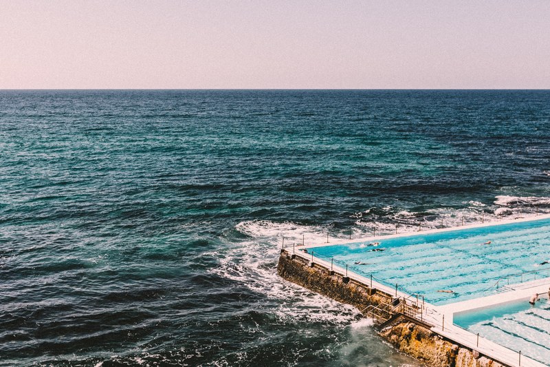 swimming pools on the ocean coast at the bondi beach, swimming pools at the coast 4k
