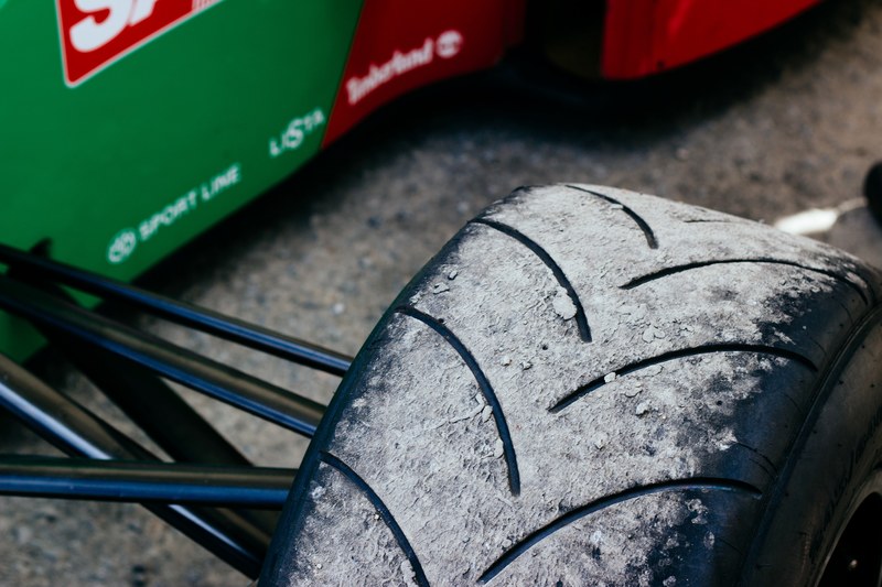 tread tyre formula and car 4k